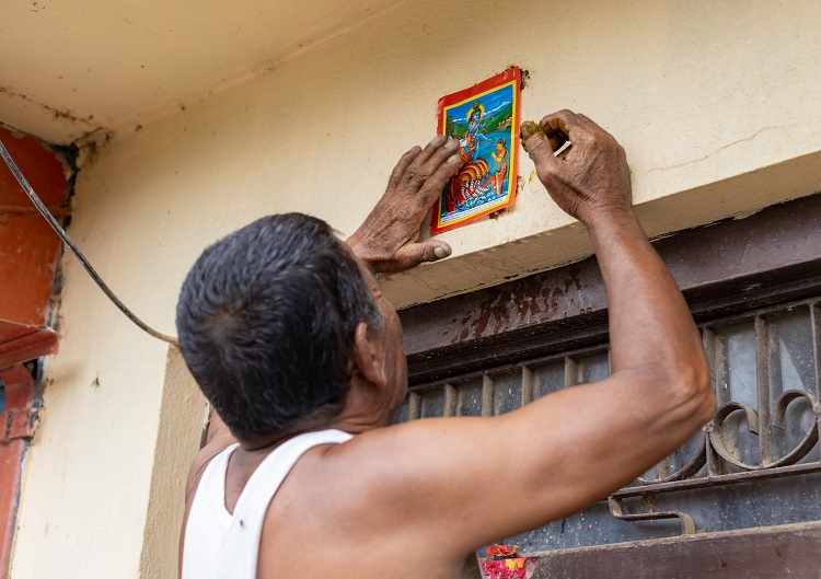 आज नागपञ्चमी,किन टाँसिन्छ मूलढोका माथि नागको चित्र ?
