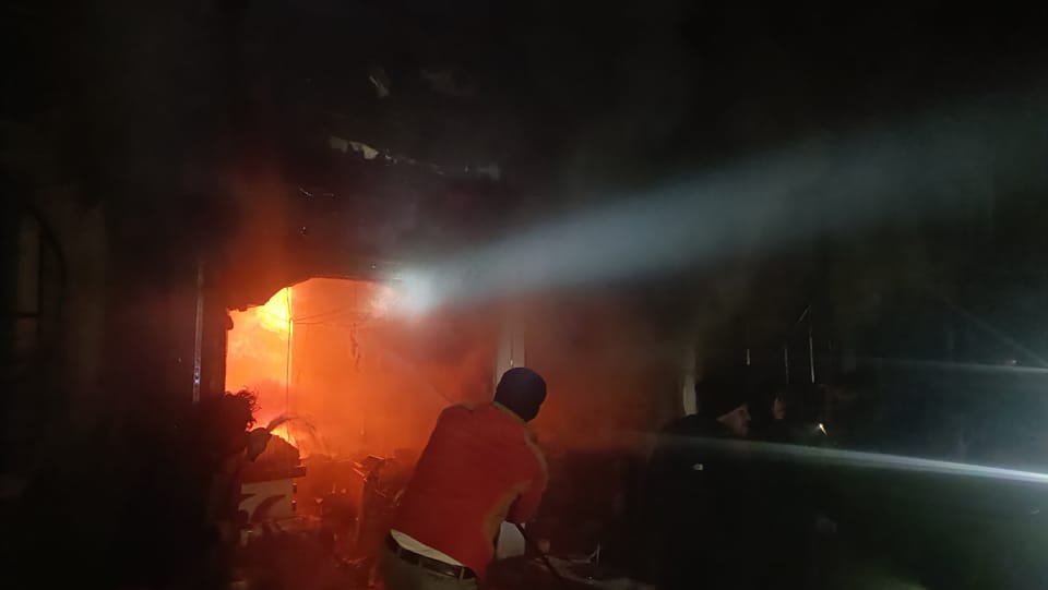 डडेल्धुराको बागबजारमा आगलागी