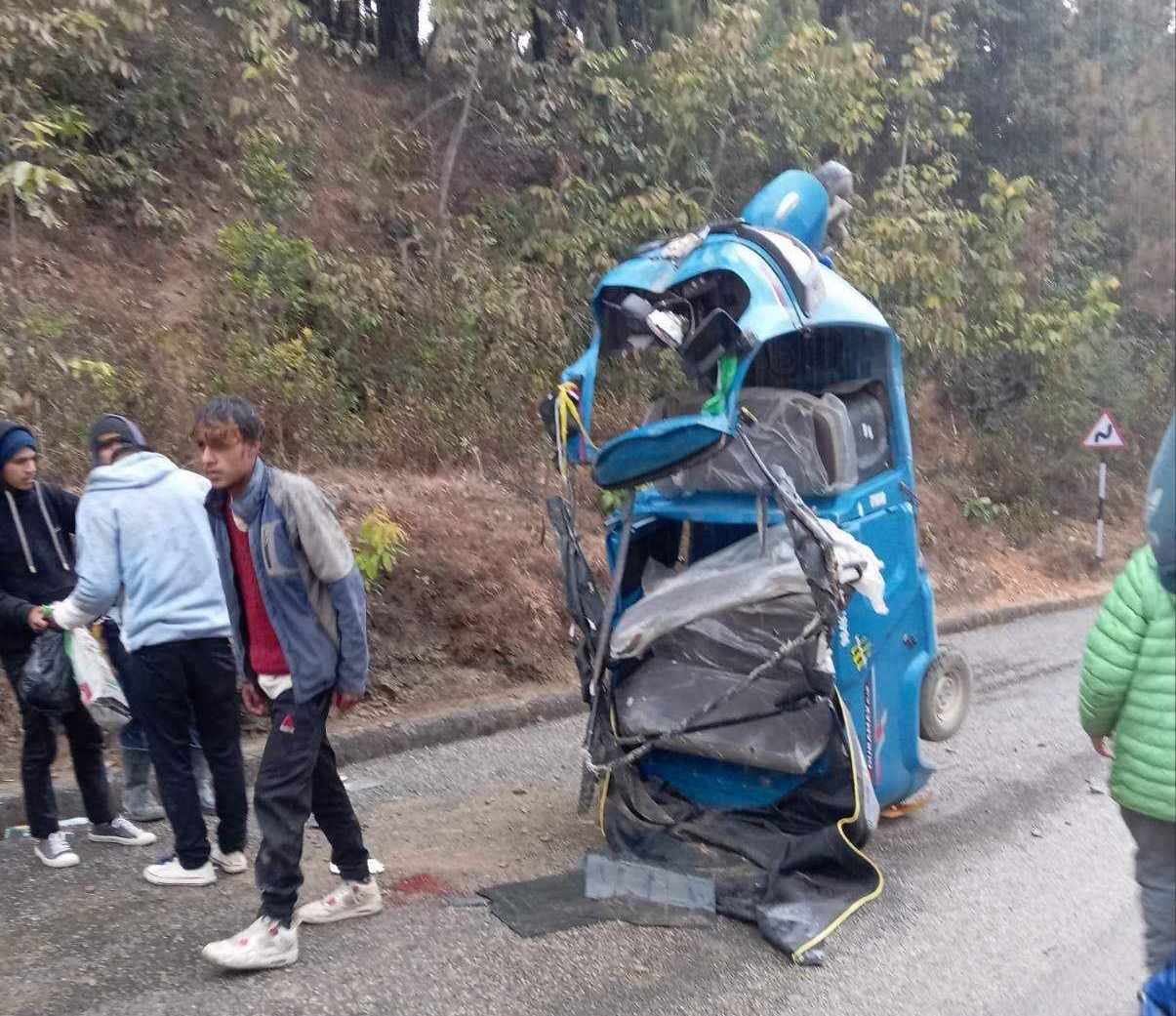 डडेल्धुरामा अटो दुर्घटना, ६ जना घाइते