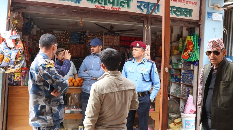 बैतडीमा सुर्तीजन्य वस्तु सार्वजनिक स्थलमा बेचविखन गरे कारबाही