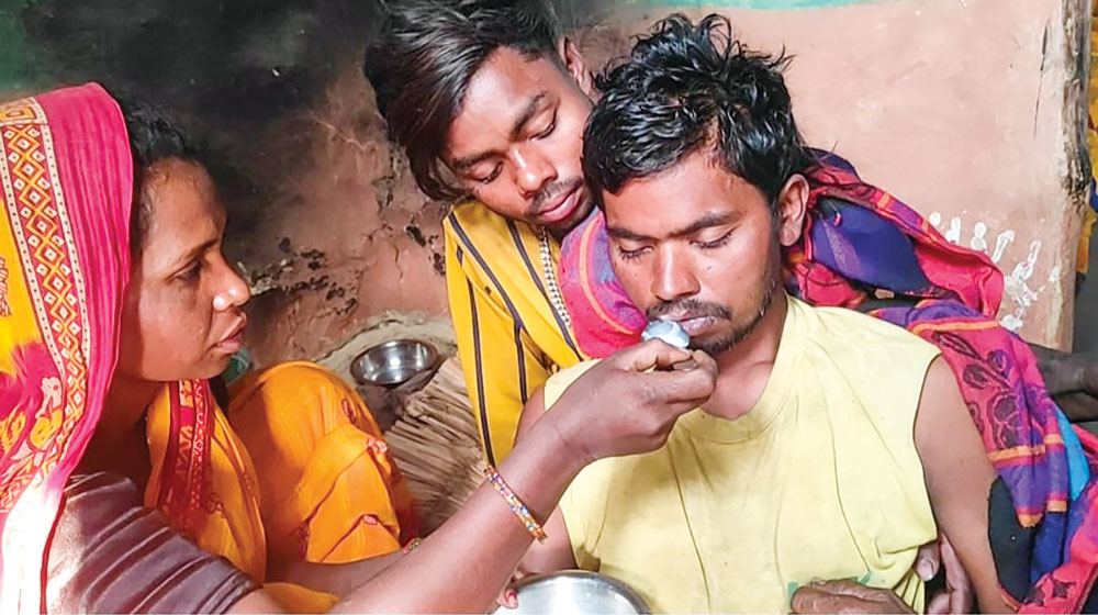 अस्पतालले मृत घोषणा गरी ,घाट लैजान लागेका एक व्यक्ति जीवितै