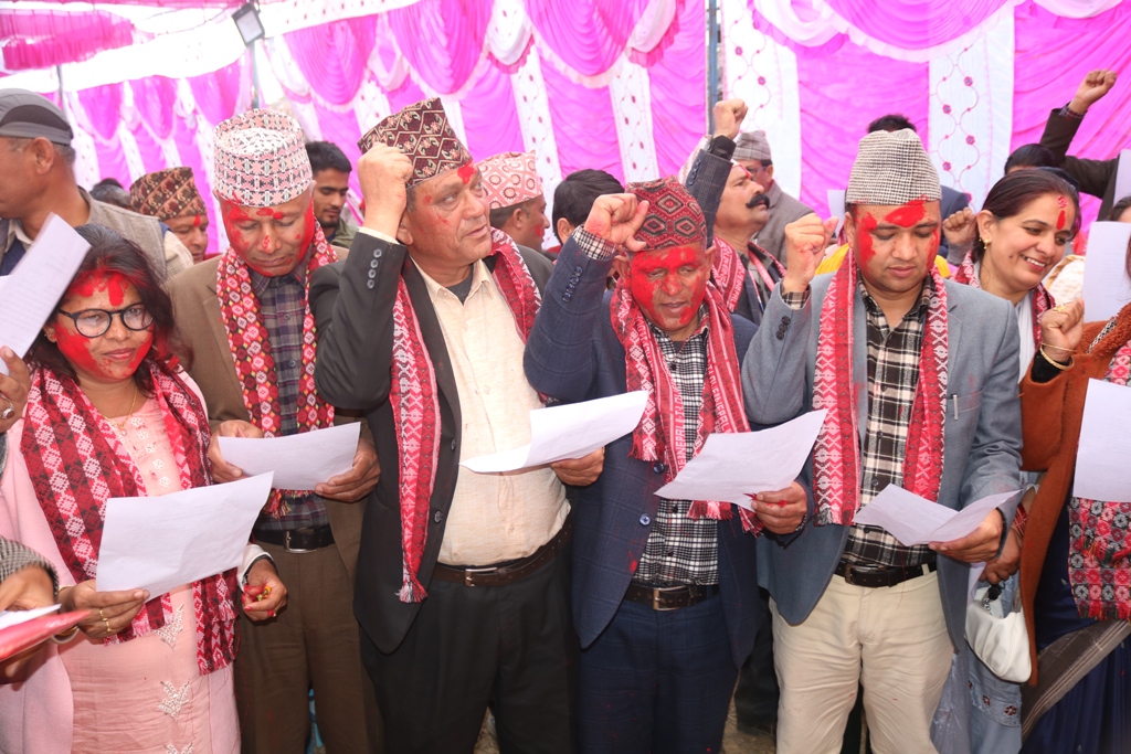 एमाले बैतडीको जिल्ला अधिवेशन सम्पन्न, टीम नरेशमा को-को अटाए ? (नामसहित)