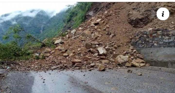 भीमदत्त र केआईसिंह राजमार्ग अवरूद्व,दशरथचन्द राजमार्गको पनि भालुमारेमा पहिराे