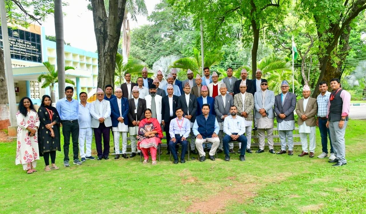 सुदूर पहाडका  नगर प्रमुख र गाउँपालिका अध्यक्ष तथा हाकिम भारत भ्रमणमा किन ?