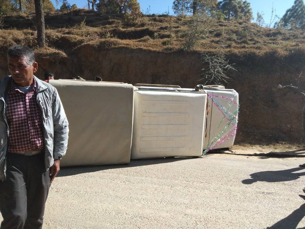 बैतडीमा जन्ती बोकेको जिप दुर्घटना