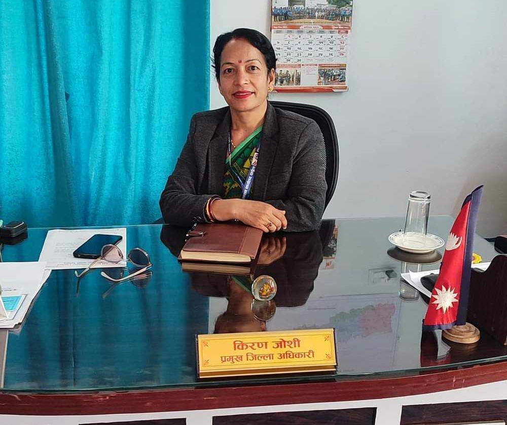 दार्चुलाका प्रमुख जिल्ला अधिकारी जोशीको कैलाली सरुवा