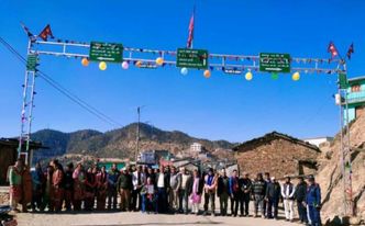 बैतडीको खोड्पेमा सन्देशसहितको सडक गेट राखियो