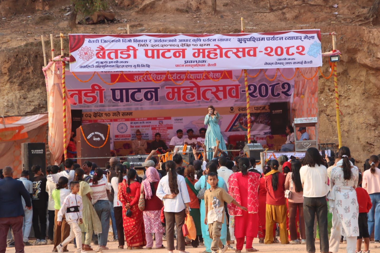बैतडी पाटन महोत्सवमा आज एलिना चौहान आउने,पल शाह ल्याउन छलफल जारी