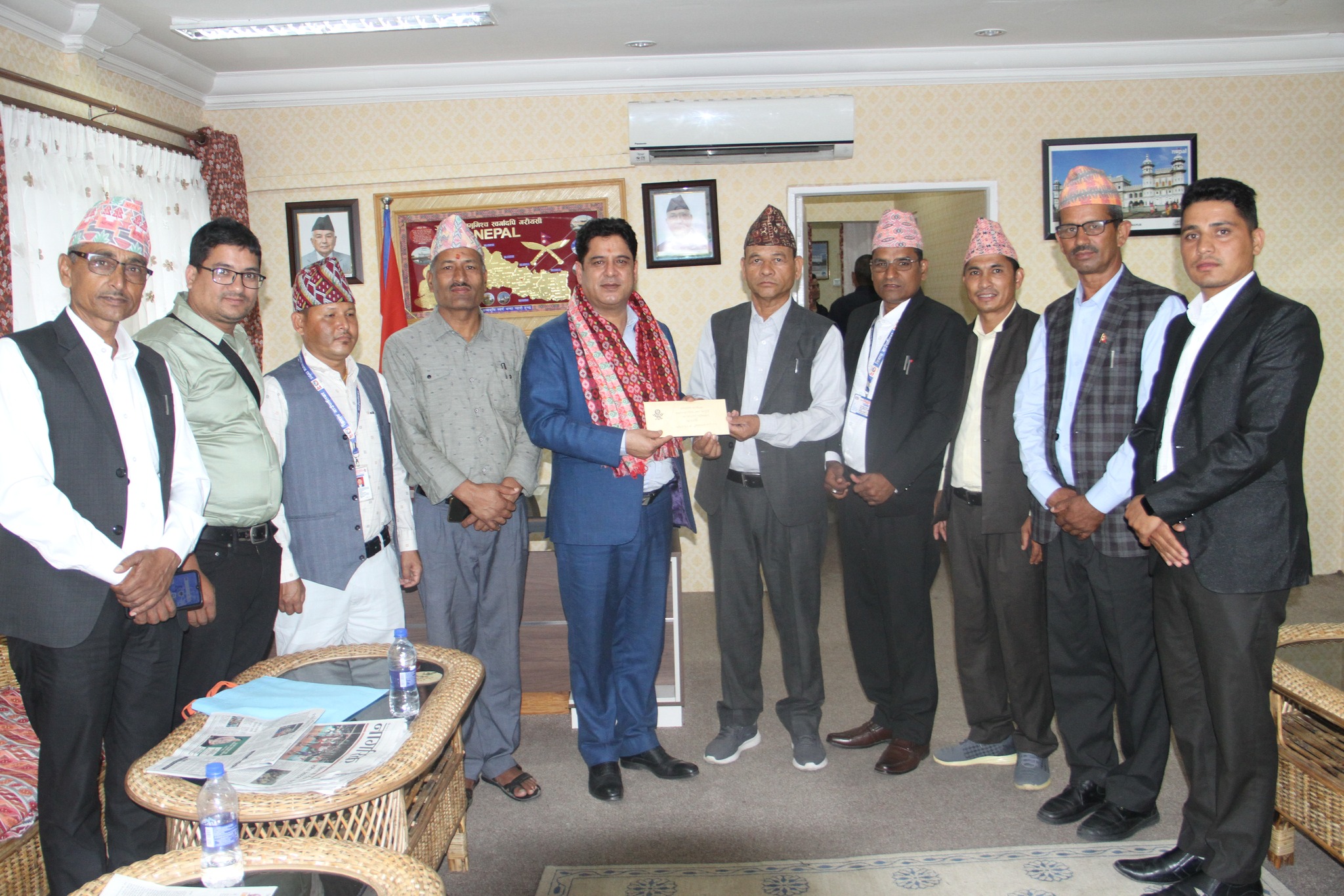 सिगासको टोली योजनाहरुको मागगर्न काठ्माण्डौँ , विकासका लागि मन्त्रालयमा ज्ञापनपत्र पेस
