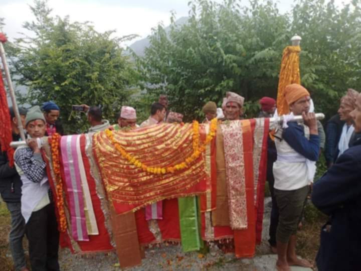 बैतडीको सबैभन्दा उच्च स्थानमा रहेको धार्मिक स्थल सिगास धुरा धाममा आज जात