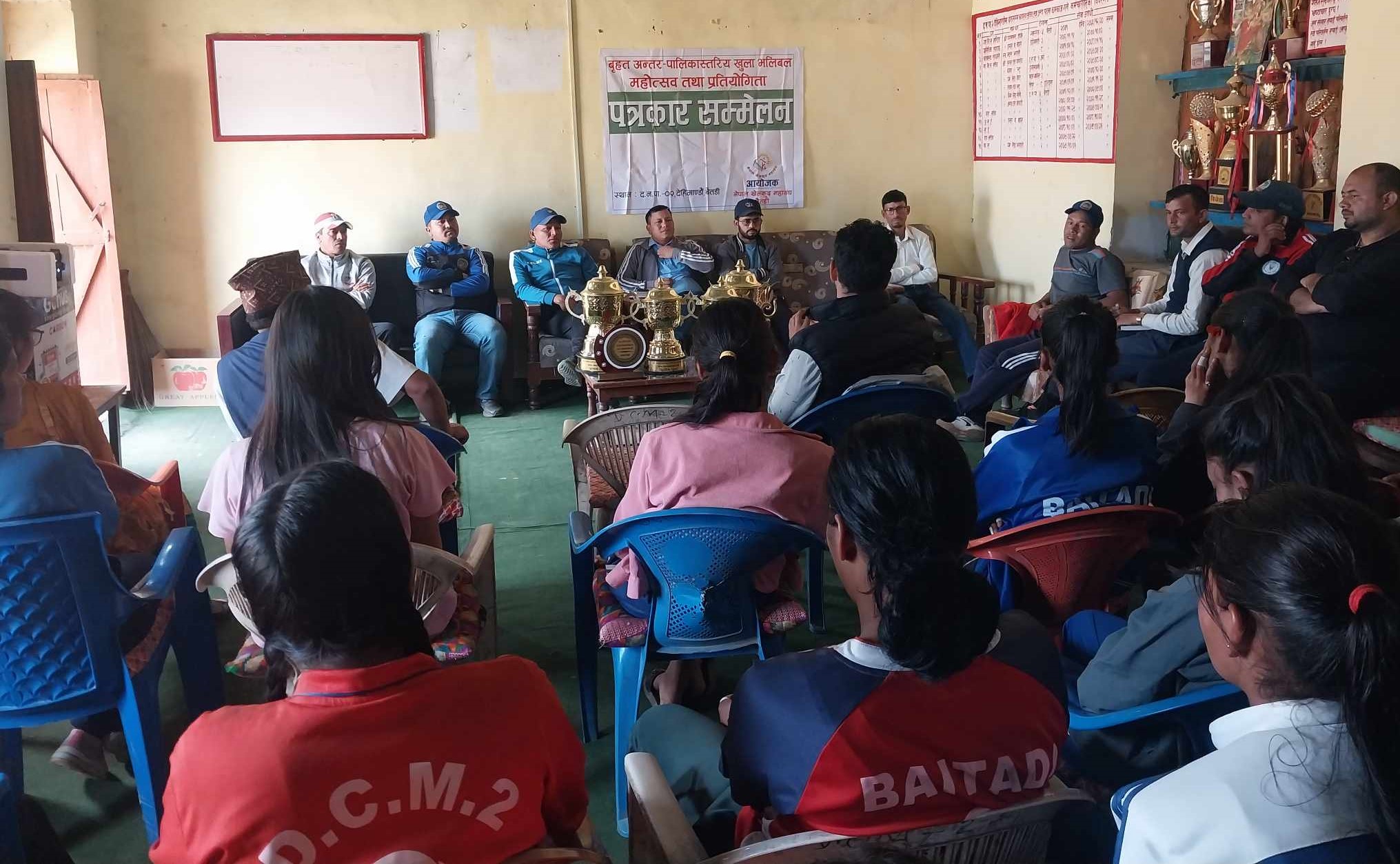 बैतडीमा हुने महिला तथा पुरुष खुला भलिबल प्रतियोगिताको आज ट्रफी सार्वजनिक, जेठ ३ गते देखि खेल सञ्चालन