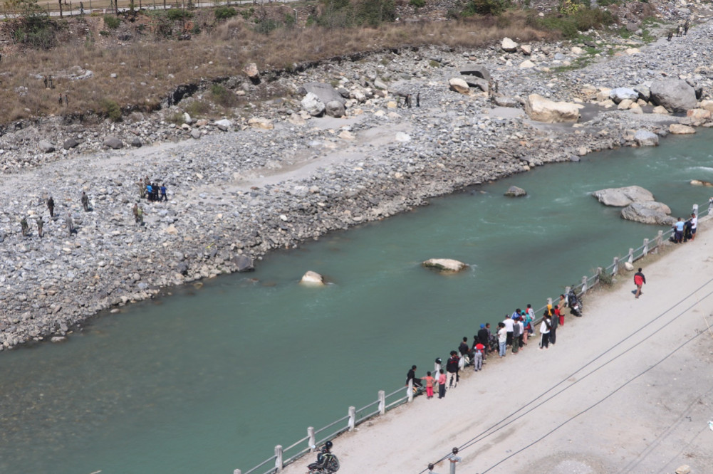 दार्चुलाबाट एक थुनुवा भारततिर भागे, समात्न गएका सोहन लडेर अस्ताए